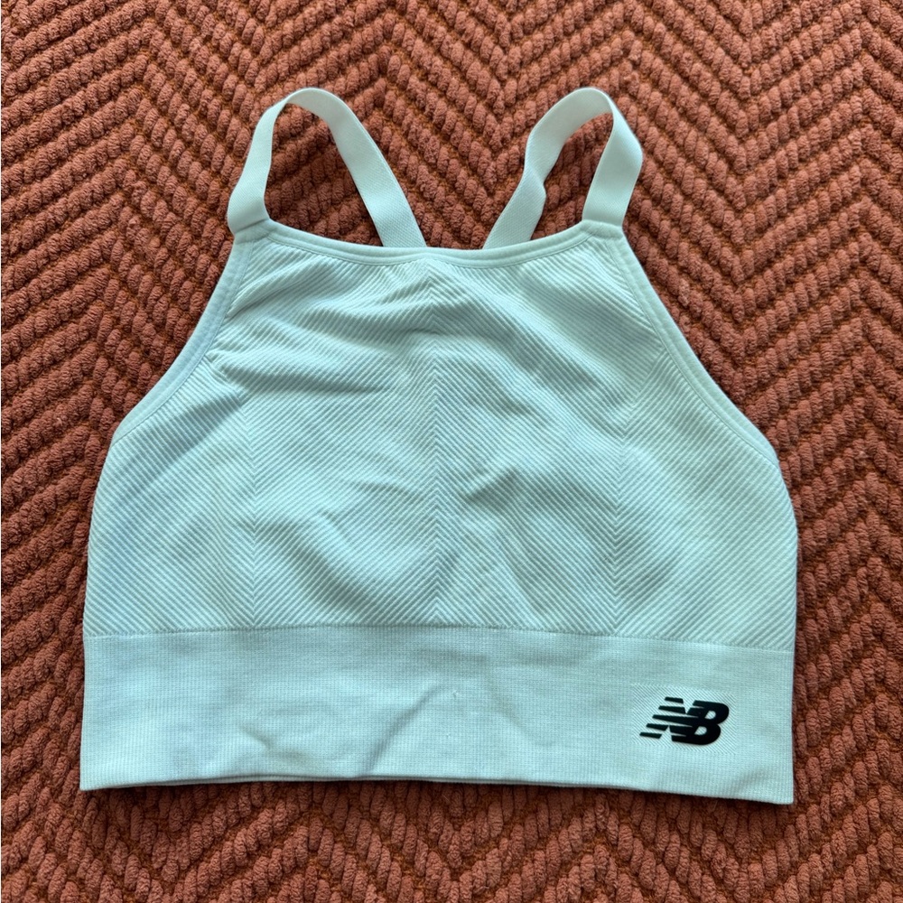 New Balance White Sports Bra Size M Seamless Medium Support Activewear